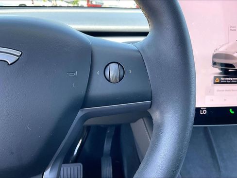 Used 2023 Tesla Model Y Long Range AWD/4WD image 22