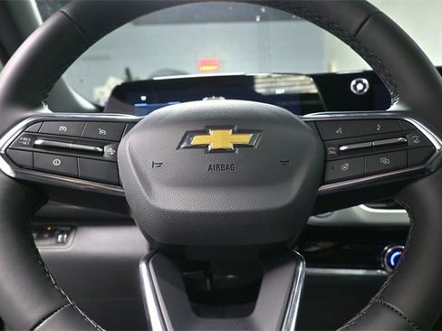 New 2026 Chevrolet Equinox LT w/ Convenience Package II image 18