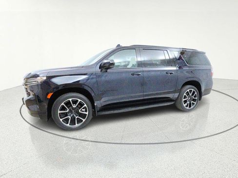 Used 2021 Chevrolet Suburban RST w/ Rear Media and Nav Package AWD/4WD image 4