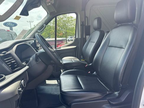 Used 2023 Ford Transit 250 Medium Roof AWD image 21