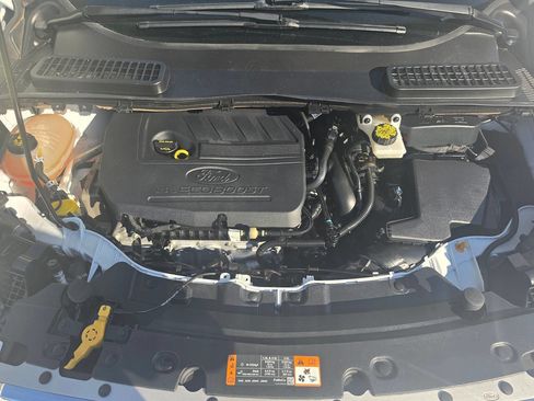 Used 2018 Ford Escape SE w/ SE Sync 3 Package AWD/4WD image 48