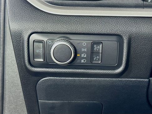 Used 2022 Ford Explorer XLT image 20