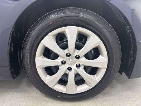 Used 2024 Toyota Corolla LE FWD image 27