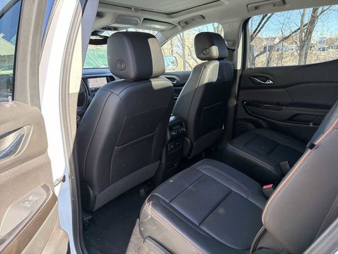 Used 2022 GMC Acadia AT4 w/ Preferred Package image 12