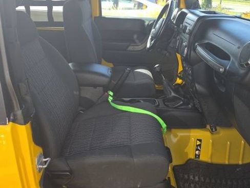Used 2011 Jeep Wrangler Sport w/ Connectivity Group AWD/4WD image 12