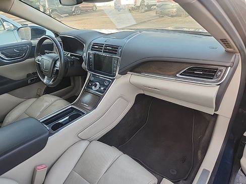 Used 2017 Lincoln Continental Reserve w/ Climate Package image 7