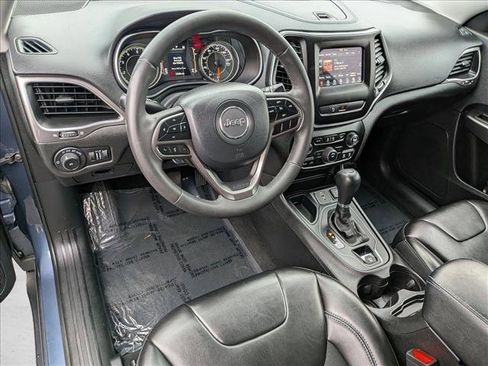 Used 2020 Jeep Cherokee Latitude Plus image 11