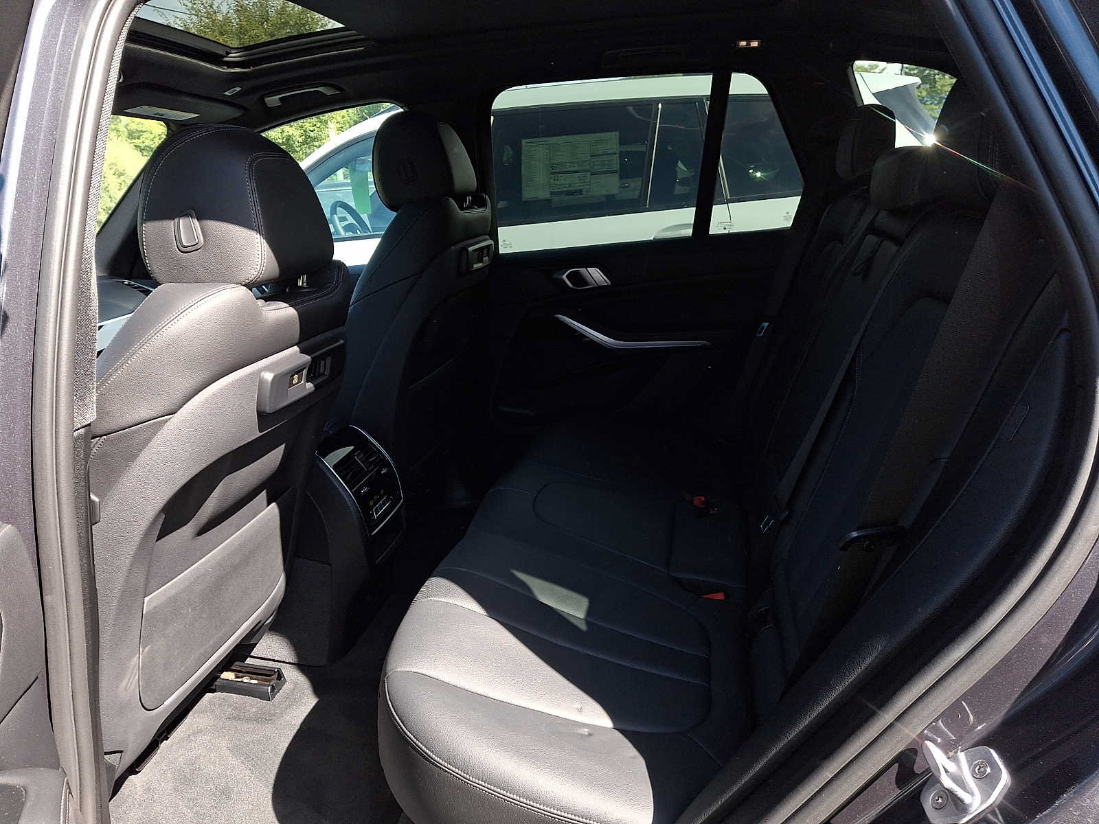 Used 2019 BMW X5 xDrive40i w/ Convenience Package AWD/4WD image 10