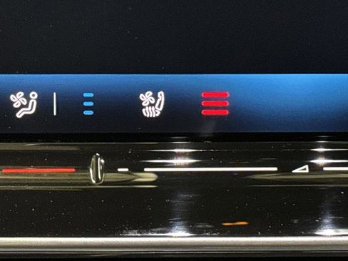 Used 2024 Volkswagen ID.4 Pro S image 8