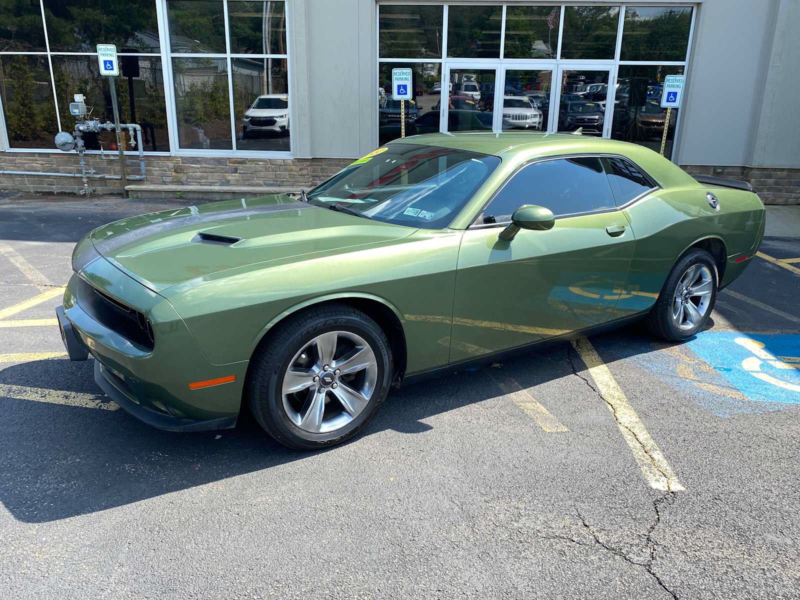 Used 2020 Dodge Challenger SXT w/ Blacktop Package RWD image 2