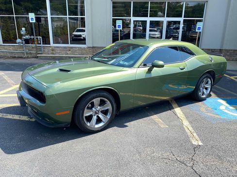 Used 2020 Dodge Challenger SXT w/ Blacktop Package RWD image 2