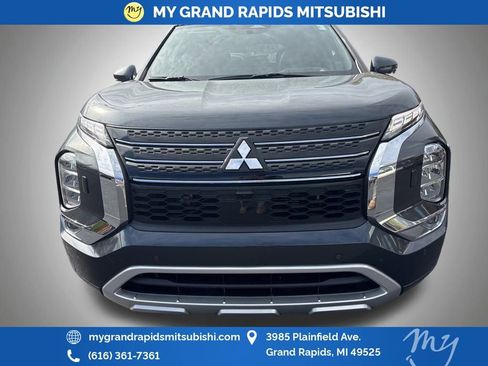 New 2025 Mitsubishi Outlander SEL image 8