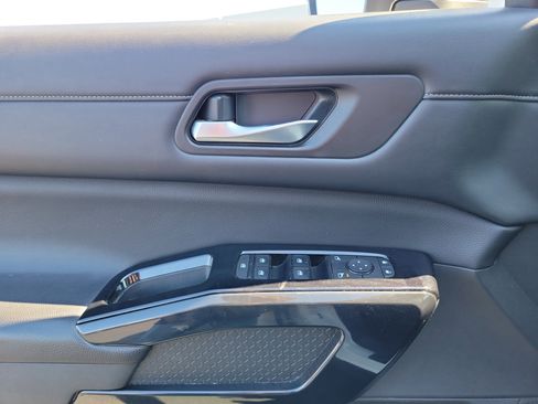 Certified 2022 Nissan Pathfinder SV image 17