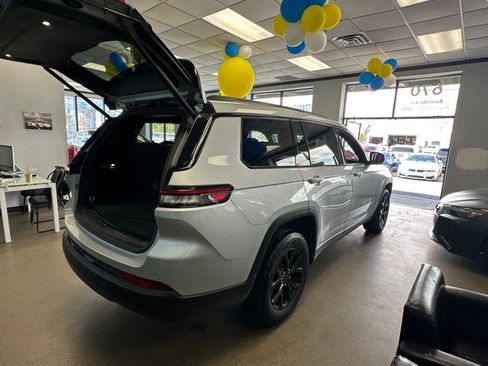 Used 2024 Jeep Grand Cherokee L Laredo image 13