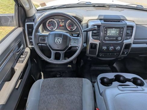 Used 2018 RAM 2500 SLT RWD image 30