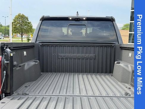 Used 2024 Toyota Tacoma TRD Sport w/ TRD Sport Premium Package AWD/4WD image 9