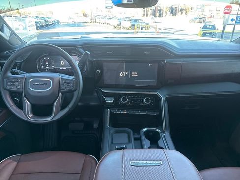 Used 2025 GMC Sierra 2500 Denali Ultimate image 12