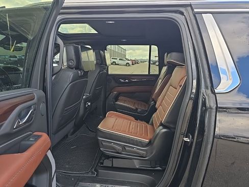 Used 2024 GMC Yukon XL Denali Ultimate image 15