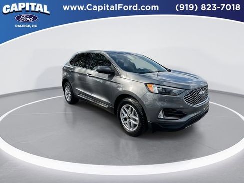 Used 2024 Ford Edge SEL w/ Convenience Package image 2