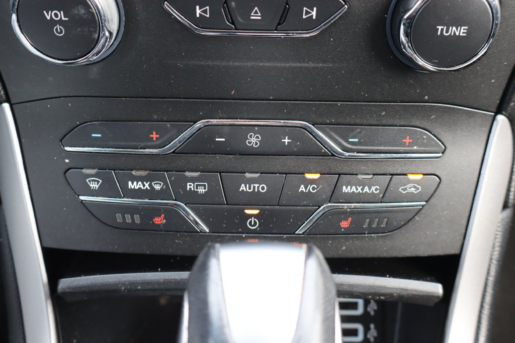 Used 2017 Ford Edge SEL w/ Equipment Group 201A AWD/4WD image 13