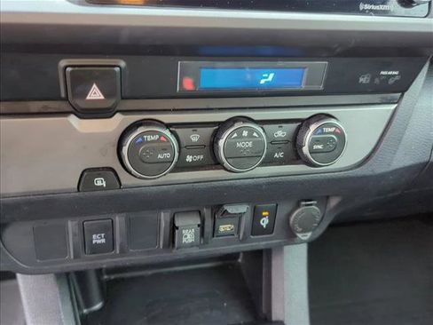 Certified 2023 Toyota Tacoma TRD Off-Road image 18