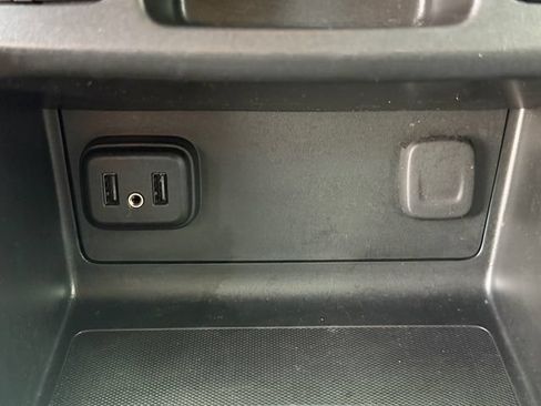Used 2022 Chevrolet Colorado Z71 w/ Safety Package RWD image 20