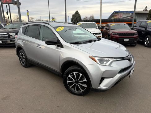 Used 2018 Toyota RAV4 LE image 3