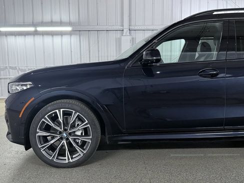 Used 2022 BMW X7 xDrive40i w/ M Sport Package image 16
