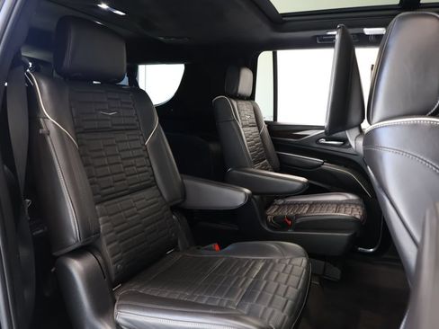 Used 2022 Cadillac Escalade ESV Sport Platinum AWD/4WD image 26