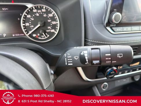 Certified 2023 Nissan Rogue SV FWD image 24