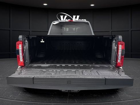 Used 2024 Ford F250 XLT w/ XLT Premium Package image 14