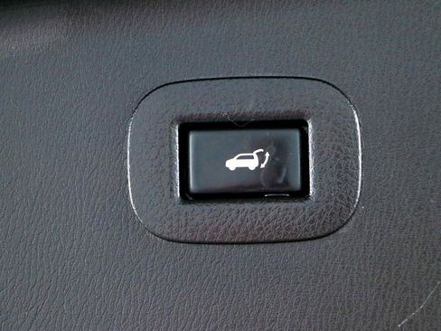Used 2019 Nissan Armada SL AWD/4WD image 33