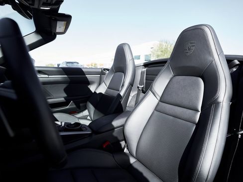 Used 2024 Porsche 911 Carrera 4S image 37