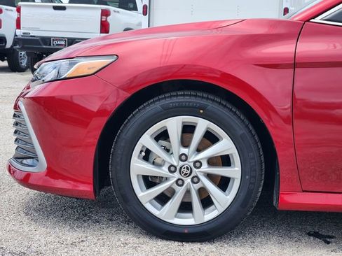 Used 2024 Toyota Camry LE FWD image 8