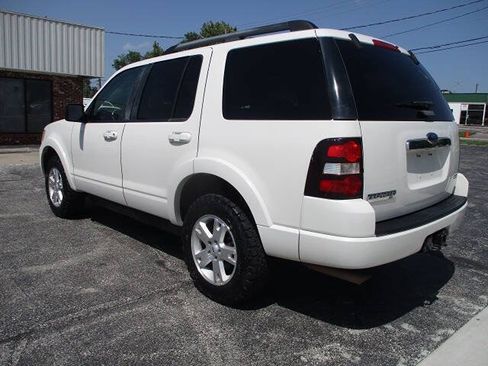 Used 2009 Ford Explorer XLT AWD/4WD image 3