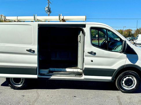 Used 2018 Ford Transit 250 130 Low Roof image 12
