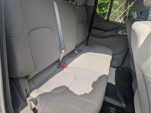 Used 2020 Nissan Frontier SV w/ Midnight Edition Floor Mats RWD image 10