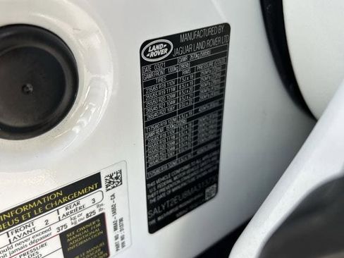Used 2021 Land Rover Range Rover Velar R-Dynamic S image 39