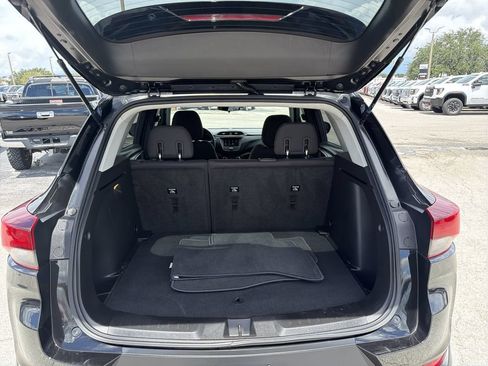 Used 2022 Chevrolet TrailBlazer LT FWD image 11