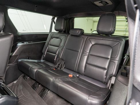 Used 2019 Lincoln Navigator L Reserve image 36