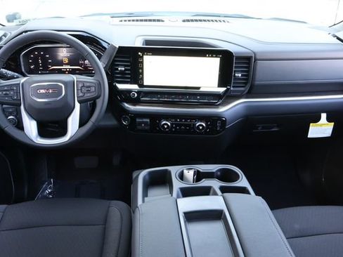 New 2026 GMC Sierra 1500 Elevation image 17
