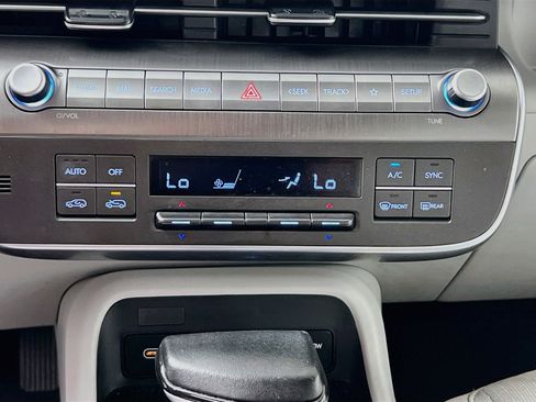 Used 2025 Hyundai Kona SEL FWD image 26