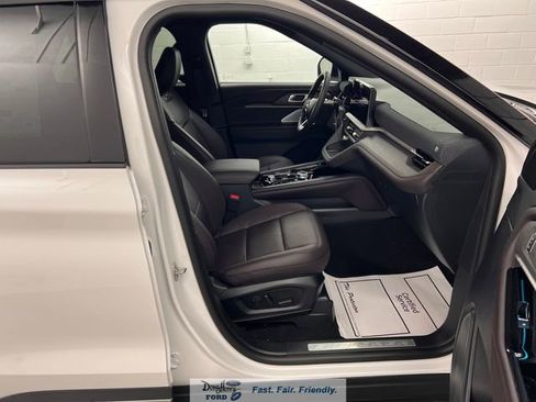 New 2026 Ford Explorer Platinum RWD image 41