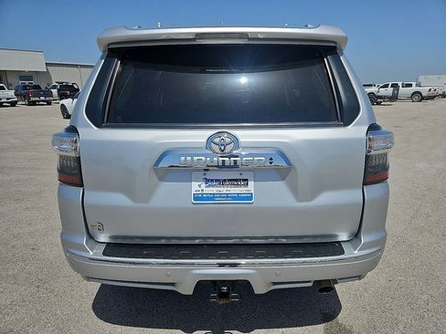 Used 2022 Toyota 4Runner Limited AWD/4WD image 6