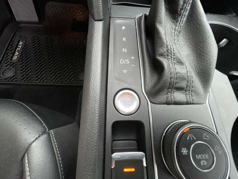 Used 2018 Volkswagen Atlas SE image 16