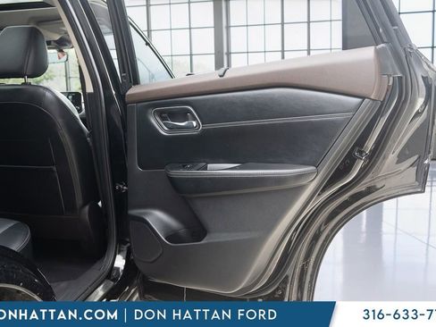 Used 2023 Nissan Rogue Platinum w/ Platinum Premium Package AWD/4WD image 22