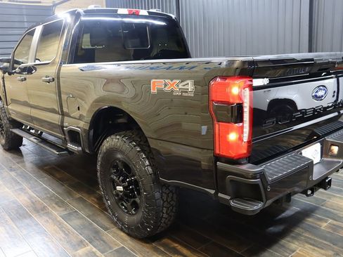 Used 2024 Ford F250 XL w/ STX Appearance Package AWD/4WD image 3