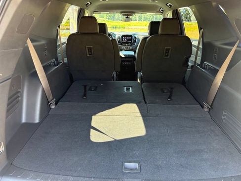 Used 2023 Chevrolet Traverse LT FWD image 48