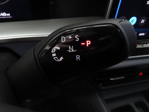 New 2026 Volkswagen Tiguan SE FWD image 15