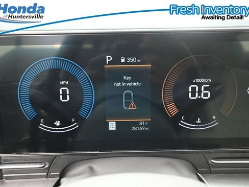 Used 2025 Hyundai Kona SEL AWD/4WD image 15